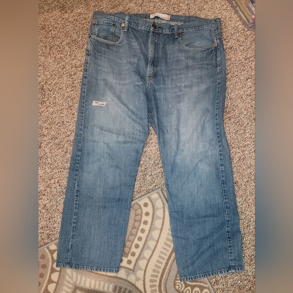 Levi loose straight jean- 40x30